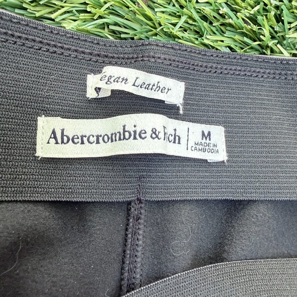 Black Vegan Faux Leather Skinny Pants - Picture 3 of 6